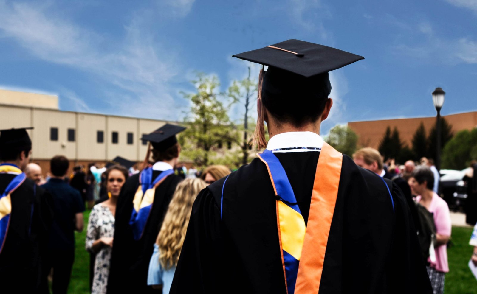 BECAS PARA ESTUDIANTES EXTRANJEROS